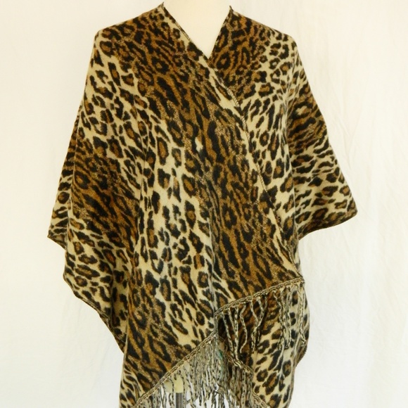 NWT David & Young Leopard Fringe Shawl Wrap - Picture 2 of 6